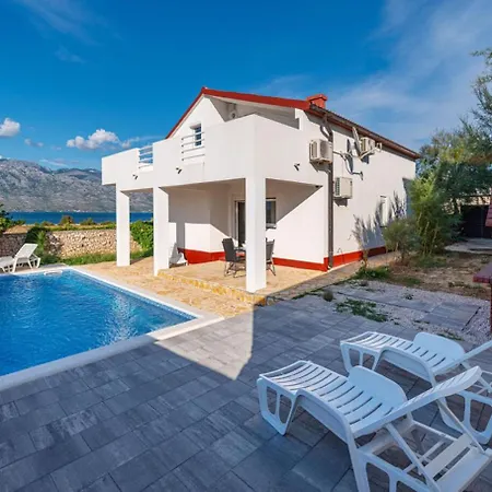 House Dali Ferienhaus *