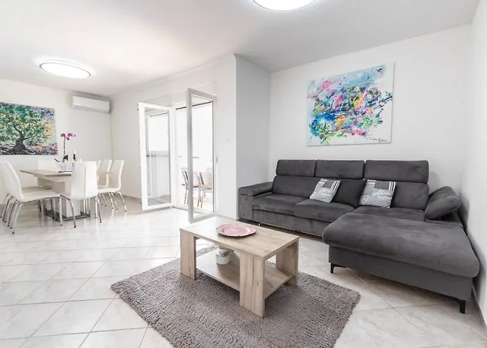 House Dali Дом отдыха Ражанац